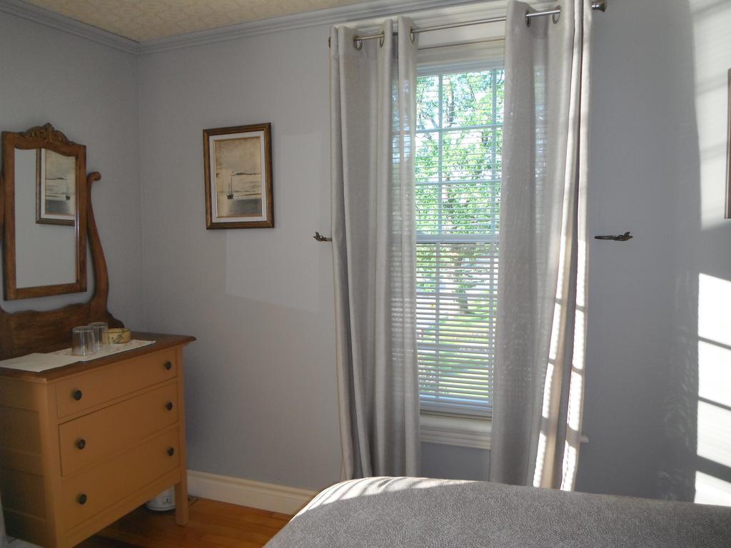 Serendipity B&B North Hatley Bagian luar foto
